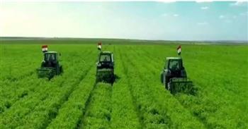   وفد الوكالة الأسبانية و"إيكاردا" يتفقد مشروع الزراعة المبتكرة بالوادي الجديد