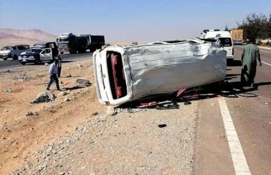 إصابة 7 إثر انقلاب ميكروباص بطريق إسكندرية الصحراوى