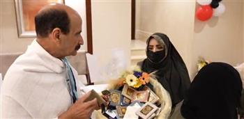   مع اقتراب موعد تصعيدهم الي عرفات:"المطوفين" يبدأون مراسم استقبال حجاج الخمس نجوم