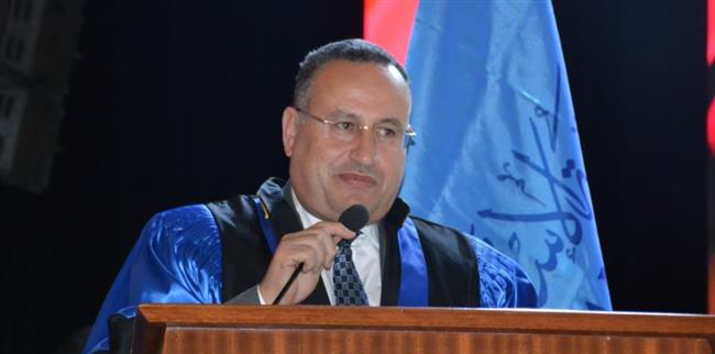 رئيس جامعة الإسكندرية يشهد تخرج دفعة جديدة من طلاب الماجستير المهنى