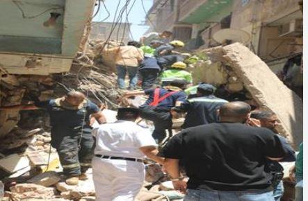 محافظ القاهرة يشرف على عمليات إنقاذ سكان العقارين المنهارين بحدائق القبة