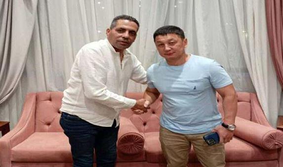 وصول المدير الفني الجديد لمنتخب مصر للمصارعة الحرة