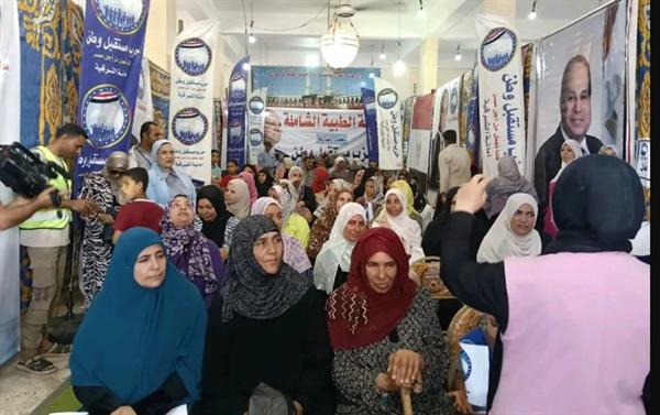 إقبال جماهيري كبير على القافلة الطبية المجانية بقرية بكفر صقر
