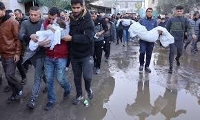   استشهاد 5 فلسطينيين في استهداف الاحتلال الإسرائيلي منزلا بغزة