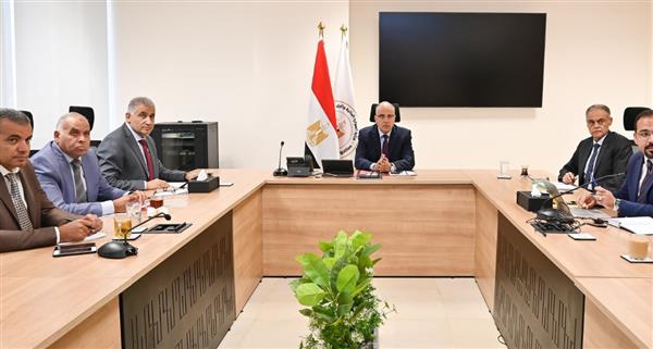 وزير الري يوجه باستمرار أعمال الصيانة الجارية لمحطات الرفع بنطاق بني سويف والمنيا