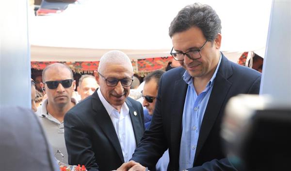 وزير الثقافة ومحافظ شمال سيناء يفتتحان بيت ثقافة قاطية ببئر العبد