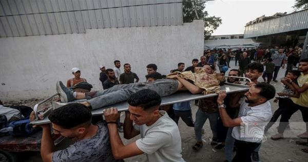 استشهاد 24 فلسطينيا من منتظري المساعدات وسط غزة