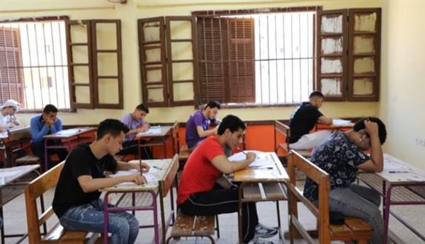 الثانوية العامة.. التعليم: تحويل الطالب المتورط فى الغش للجنة خاصة لاستكمال امتحانه