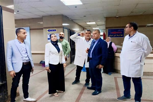 رئيس الإدارة المركزية للشئون الطبية بالتأمين الصحي يتفقد مستشفى النيل بشبرا الخيمة