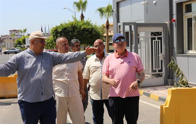 الإسكندرية .. جولة تفقدية لرئيس شركة الصرف الصحي لمحطات الشركة