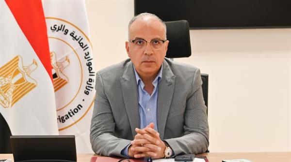 وزير الري يبحث مجهودات تسهيل إجراءات إصدار تراخيص المياه الجوفية