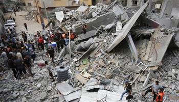   "القاهرة الإخبارية": أكثر من 12 شهيدًا وعشرات المصابين بقصف على دير البلح