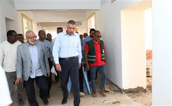   محافظ أسوان يتفقد مشروع إنشاء مجمع مدارس التربية الخاصة بكوم أمبو