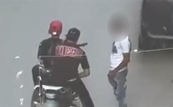   كشف ملابسات مقطع فيديو لشخصين حال قيامهما بالترويج للمواد المخدرة بالقاهرة