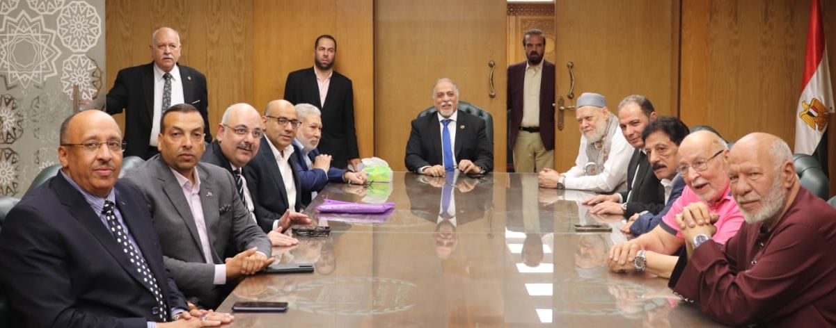 أبناء الدسوقية المحمدية يهنون شيخهم بفوزه بعضوية المجلس الاعلي للطرق الصوفية