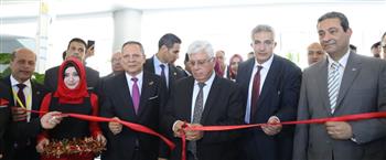   وزير التعليم العالي يفتتح عددا من المشروعات التعليمية بجامعة دمياط