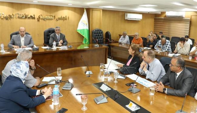 محافظ الجيزة يبحث آليات تحديث المخططات الاستراتيجية لـ 76 قرية
