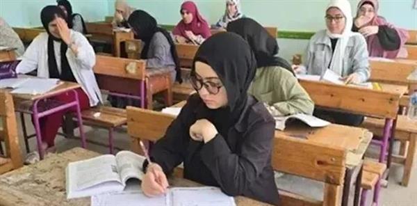 اليوم.. طلاب الثانوية يؤدون امتحان اللغة الأجنبية الأولى