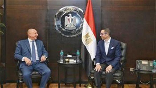 وزير الاستثمار يبحث مع «مسؤولي أبل» فرص الاستثمار في مصر