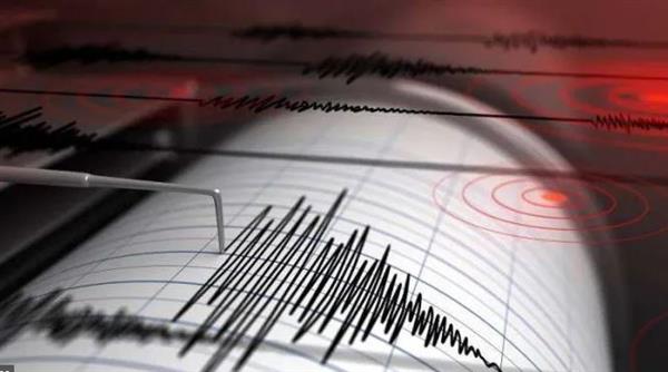 مصرع وإصابة 70 شخصا جراء زلزال بقوة 5.8 درجة جنوب غربي تركيا