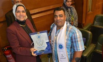   "الضرائب" تكرم العاملين الفائزين بالمسابقات الدينية 
