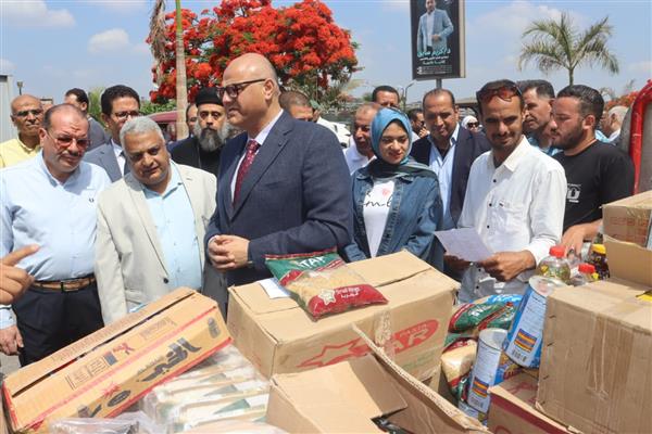 محافظ القليوبية ورئيس جامعة بنها يتفقدان منافذ "خير مزارعنا لأهالينا" بمناسبة عيد الأضحى