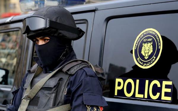 الداخلية تكشف تفاصيل فيديو قيام شخص بالتعدى على ابنته بالجيزة