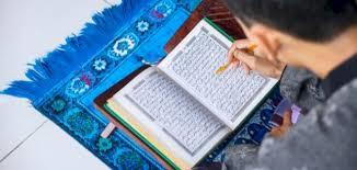 الورد اليومي.. ما حكم قراءة القرآن بسرعة في الصلاة؟