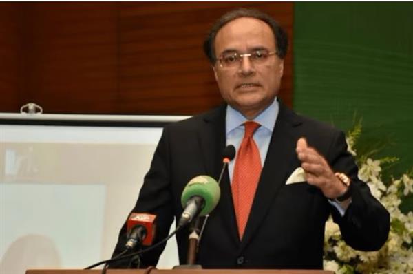 وزير مالية باكستان يتوجه إلى إسبانيا