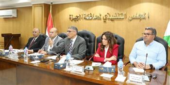   محافظ الجيزة يناقش ملفات التصالح والتقنين والخطة الاستثمارية وتراخيص المحال 