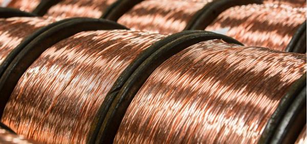 تراجع سعر النحاس بنسبة 0.4% مع ضعف الدولار وشح الإمدادات