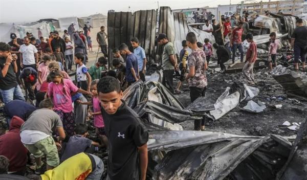 القاهرة الإخبارية: جريمة جديدة للاحتلال تستهدف خيام النازحين في خان يونس