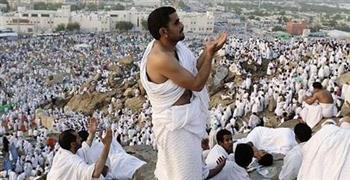   الداخلية تنتهي من تصعيد أسر شهداء الشرطة إلى صعيد عرفات 