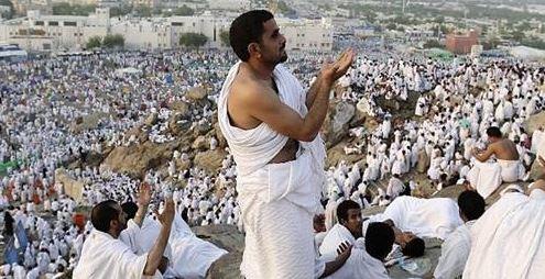 الداخلية تنتهي من تصعيد أسر شهداء الشرطة إلى صعيد عرفات