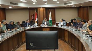   محافظ الجيزة : التحفظ على المعدات المستخدمة في البناء المخالف لردع المخالفين