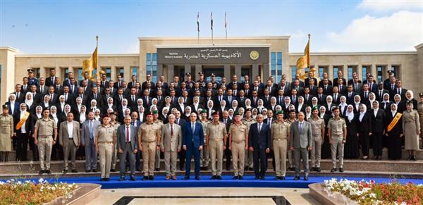 الأكاديمية العسكرية تحتفل بتخرج دورتين لمهندسي وزارة الموارد المائية والرى والمركز الوطني لتخطيط