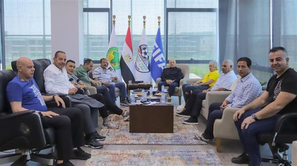 أبو ريدة يبحث مع حلمي طولان برنامج المنتخب الوطني لـ كأس العرب