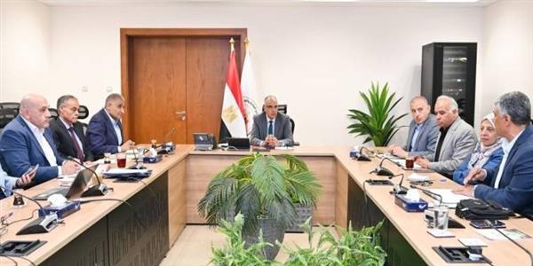 وزير الرى: رفع درجة الاستعداد وتفعيل غرف الطوارئ خلال إجازة عيد الأضحى