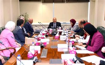   وزير الصناعة والنقل يبحث إنشاء مجمع صناعي لتوطين صناعة مكونات الكباري والأنفاق