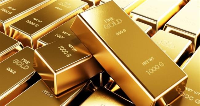 تراجع طفيف في أسعار الذهب وسط استمرار الطلب على الملاذات الآمنة وضعف الدولار
