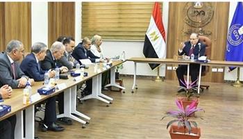  الغمراوي يعقد اجتماعاً مع ممثلي شركات توزيع الأدوية
