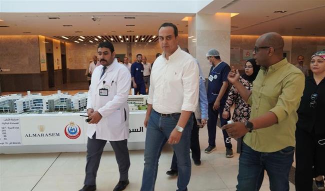 من بورسعيد إلى السويس .. رئيس هيئة الرعاية الصحية يواصل جولاته التفقدية