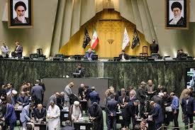 البرلمان الإيراني: طهران لن تخفض تخصيب اليورانيوم إلى أقل من 20%