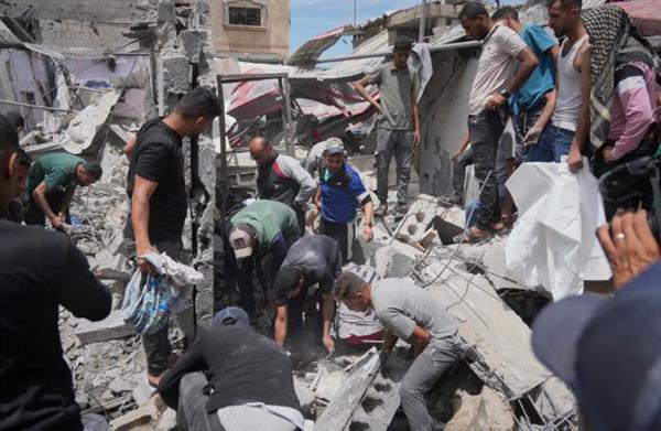 استشهاد نحو 31 فلسطينيا في قصف إسرائيلي على قطاع غزة منذ فجر اليوم