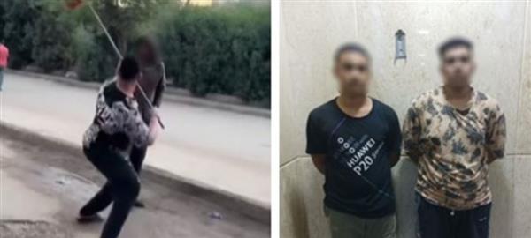 ضبط المتهمين بالتنمر على شخص في فيديو على "فيس بوك"
