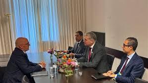 مباحثات مشتركه بين وزير البترول ونائب وزير الطاقة الكندى