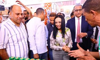   وزيرة التضامن تتفقد أروقة معرض "ديارنا للحرف اليدوية والتراثية" بالساحل الشمالي
