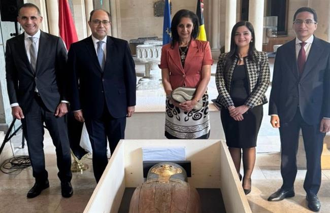 السفارة المصرية في بلجيكا تنجح في استرداد قطعتين أثريتين مصريتين