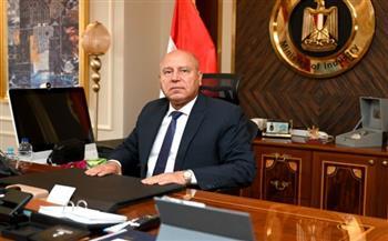 كامل الوزير يتفقد مشروعات وزارة النقل بمينائي الإسكندرية والدخيلة