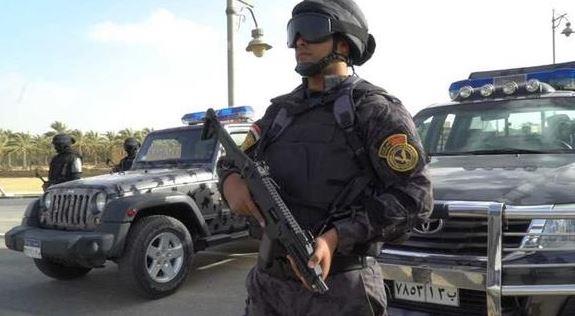 كشف ملابسات التعدي بالضرب على شخص أجنبي وسرقة مسكنه.. وضبط الجناة